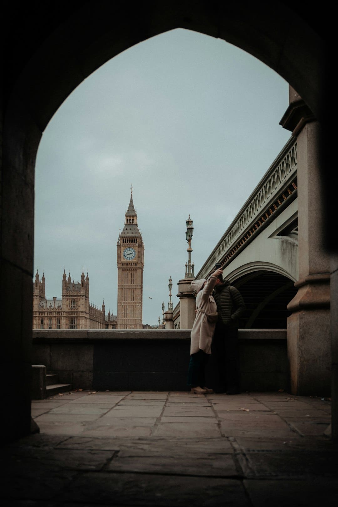 英国首相斯塔默大幅改组内阁 涉及十余名内阁成员
